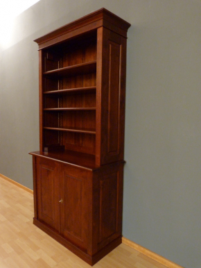Bücherregal mit geschlossenem Unterbau Massivholz EINER13