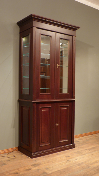 Massivholz Aufsatzvitrine im klassischen Stil Massivholz Aufsatzvitrine im klassischen Stil