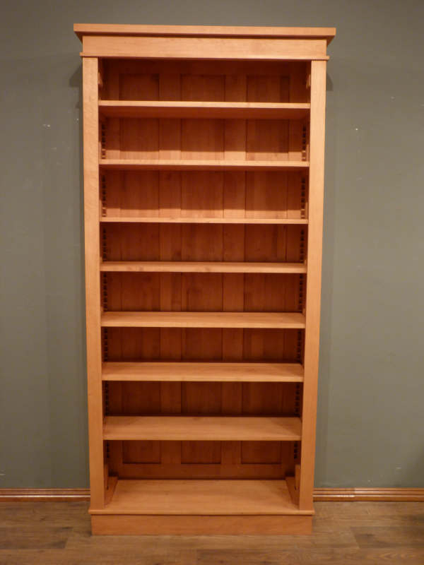 Massivholz Bücherregale nach Maß, Ausstellungsstück im Bauhausstil Massivholz Bücherregale nach Maß, Ausstellungsstück im Bauhausstil