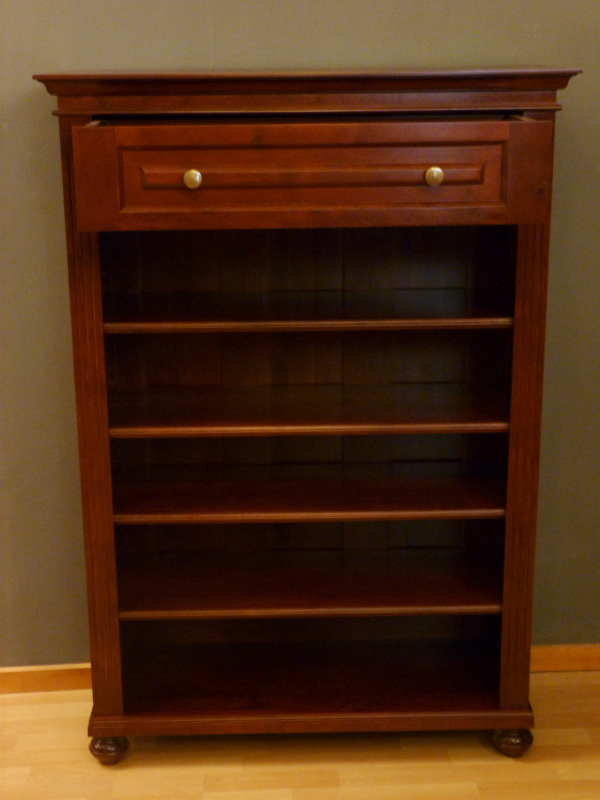 Massivholz Bücherregale nach Maß, Erle gebeizt, EINER4 Massivholz Bücherregale nach Maß, Erle gebeizt, EINER4