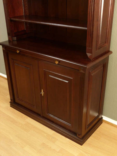 Massivholz Bücherregale nach Maß, Ausstellungsstück in klassischer Form Massivholz Bücherregale nach Maß, Ausstellungsstück in klassischer Form