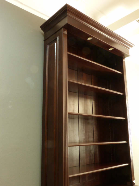 Massivholz Bücherregale nach Maß, Ausstellungsstück in klassischer Form Massivholz Bücherregale nach Maß, Ausstellungsstück in klassischer Form