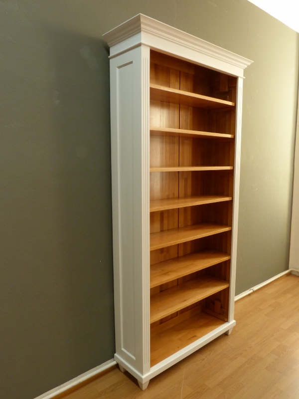 Bücherregale nach Maß, klassisches Regal mit verstellbaren Einlegeböden Bücherregale nach Maß, klassisches Regal mit verstellbaren Einlegeböden