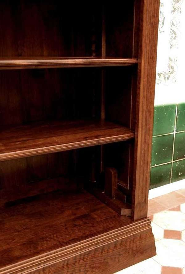 Sockel mit Holzklammer vom Regal EINER31 - Bild 8 Sockel mit Holzklammer vom Regal EINER31 - Bild 8