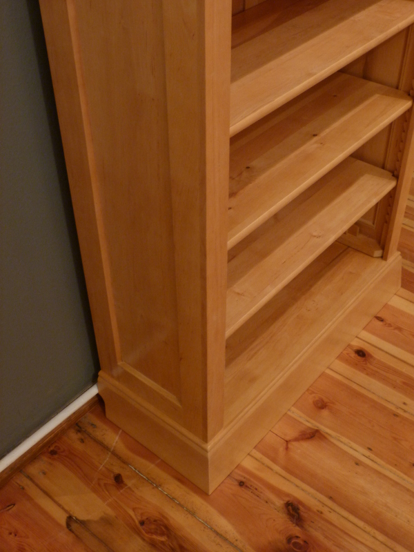 Massivholz Bücherregale nach Maß, Ausstellungsstück in klassischer Form Massivholz Bücherregale nach Maß, Ausstellungsstück in klassischer Form