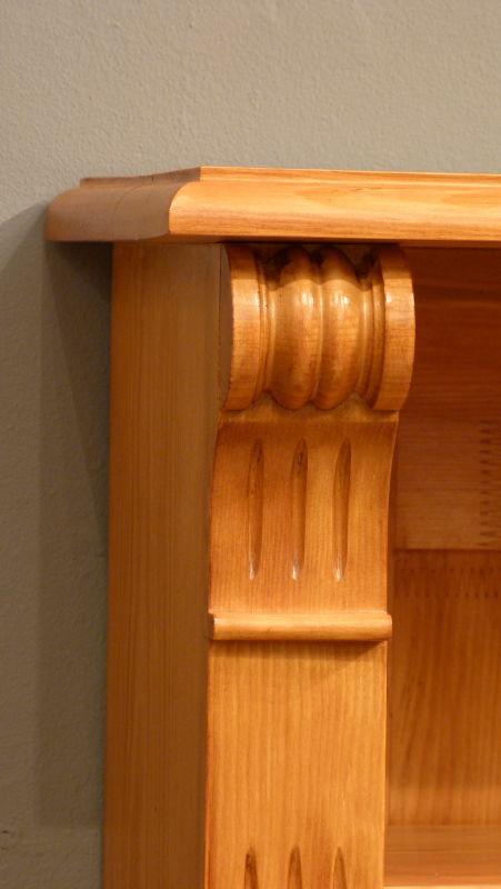 Massivholz Bücherregal im Gründerzeitstil Massivholz Bücherregal im Gründerzeitstil