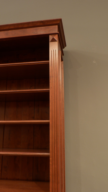 Massivholz Bücherregal im klassischen Stil Massivholz Bücherregal im klassischen Stil