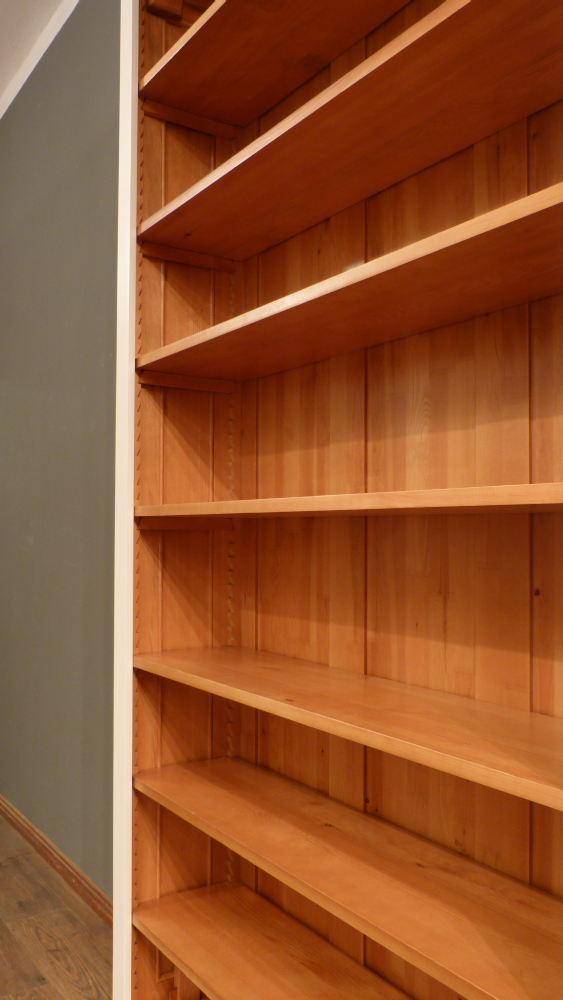 Massivholz Bücherregal im klassischen Stil, komplett zerlegbar Massivholz Bücherregal im klassischen Stil, komplett zerlegbar