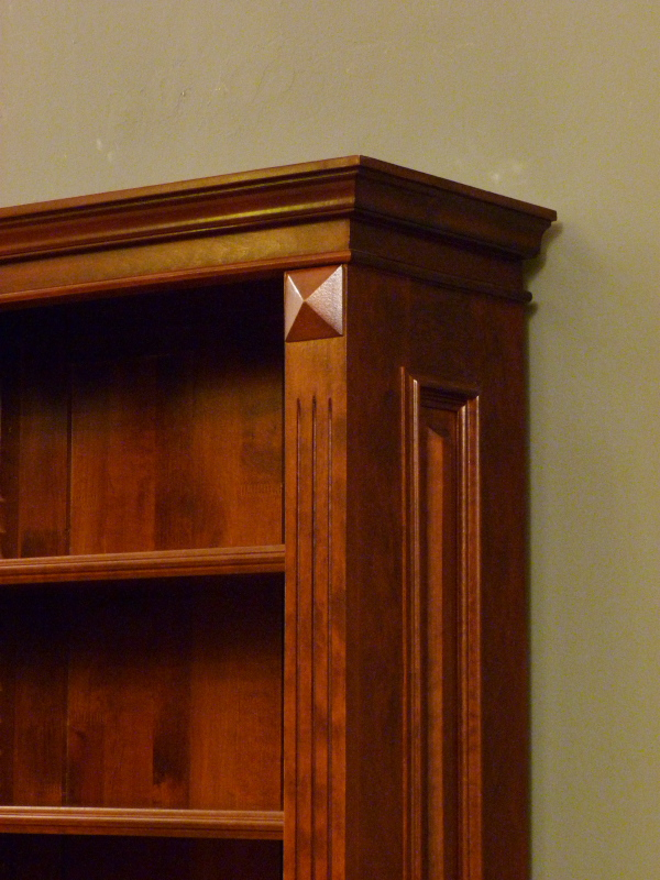 Bücherregale nach Maß, klassisches Modell in Nussbaum Bücherregale nach Maß, klassisches Modell in Nussbaum