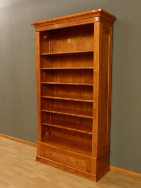 Bücherregale nach Maß, elegantes Kirschholzregal mit Schublade Bücherregale nach Maß, elegantes Kirschholzregal mit Schublade