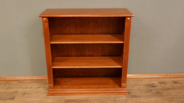 Massivholz Bücherregale nach Maß, flaches Bücherregal in klassischer Gestaltung Massivholz Bücherregale nach Maß, flaches Bücherregal in klassischer Gestaltung