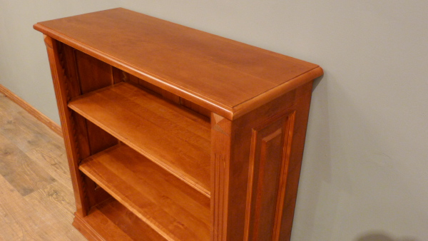 Massivholz Bücherregale nach Maß, flaches Bücherregal in klassischer Gestaltung Massivholz Bücherregale nach Maß, flaches Bücherregal in klassischer Gestaltung