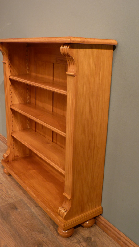 Massivholz Bücherregal im Gründerzeitstil Massivholz Bücherregal im Gründerzeitstil