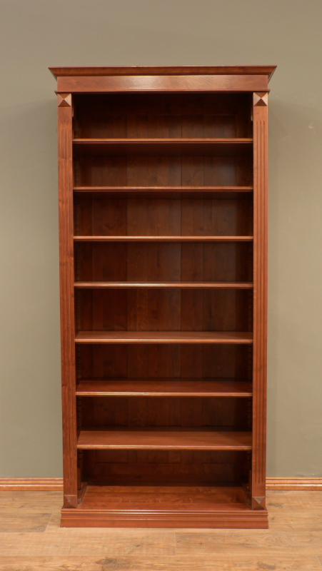 Massivholz Bücherregal im klassischen Stil Massivholz Bücherregal im klassischen Stil