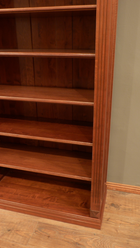 Massivholz Bücherregal im klassischen Stil Massivholz Bücherregal im klassischen Stil