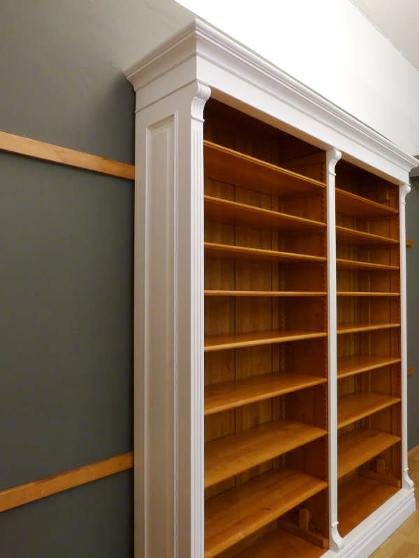 Massivholz Bücherregale nach Maß, Gründerzeitstil weiss lasiert Massivholz Bücherregale nach Maß, Gründerzeitstil weiss lasiert