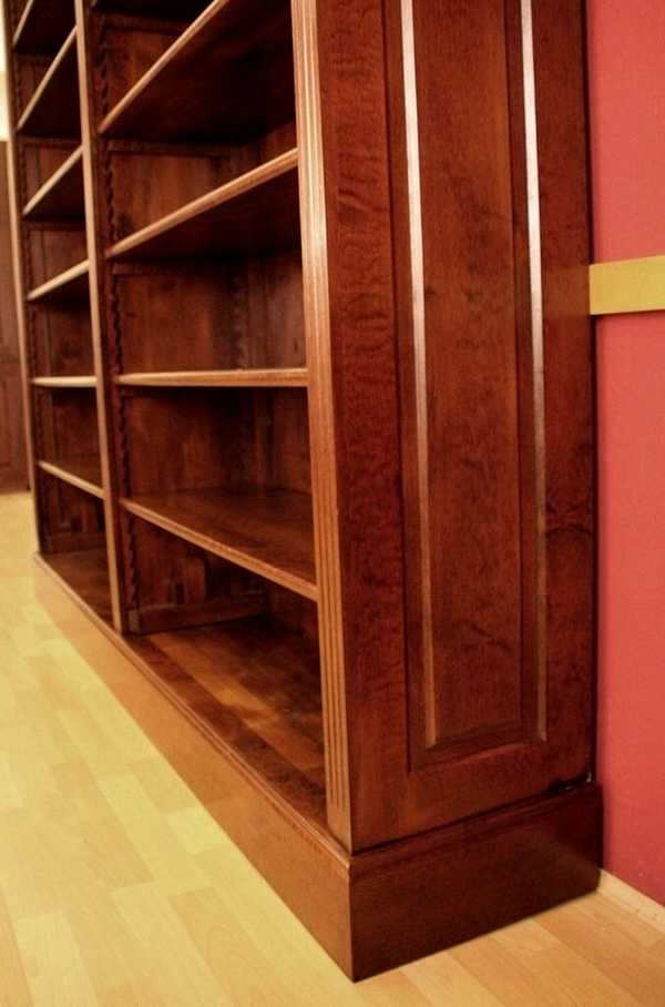 Sockelbereich vom Bücherregal DOPPLER20 - Bild 6 Sockelbereich vom Bücherregal DOPPLER20 - Bild 6