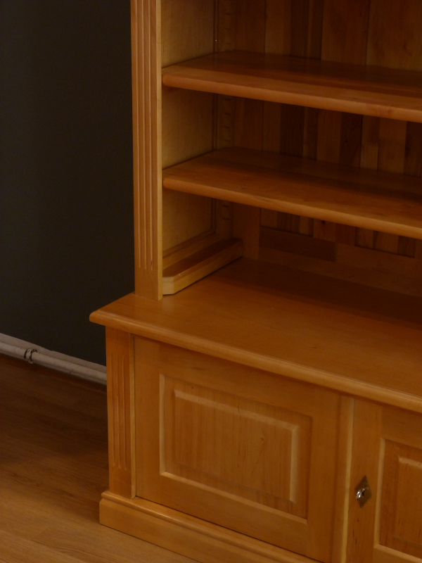 Massivholz Bücherregal mit Unterschrank, komplett zerlegbar Massivholz Bücherregal mit Unterschrank, komplett zerlegbar