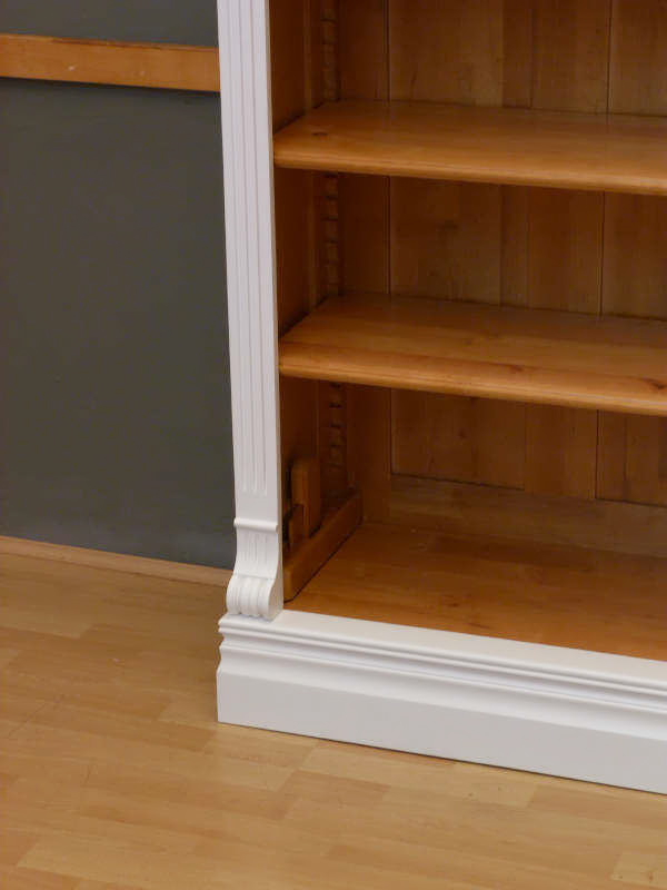 Massivholz Bücherregale nach Maß, Gründerzeitstil weiss lasiert Massivholz Bücherregale nach Maß, Gründerzeitstil weiss lasiert