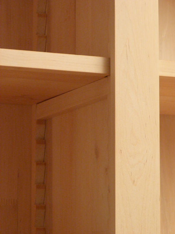 Ein schlichtes Regal im modernen Design massiv Holz DOPPLER25 Ein schlichtes Regal im modernen Design massiv Holz DOPPLER25