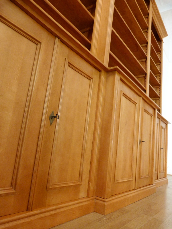 Massivholz Bücherregale nach Maß, Dreier mit mit geschlossenem Unterbau Massivholz Bücherregale nach Maß, Dreier mit mit geschlossenem Unterbau