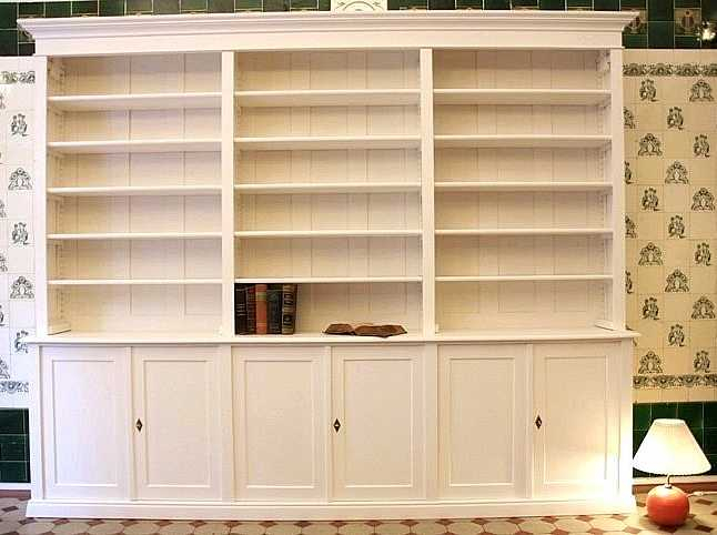 Bücherregal in weiß mit Türen DREIER21 - Bild 1 Bücherregal in weiß mit Türen DREIER21 - Bild 1