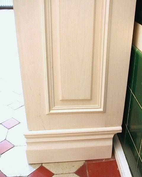 untere Regalansicht mit Sockel vom DREIER25 - Bild 7 untere Regalansicht mit Sockel vom DREIER25 - Bild 7