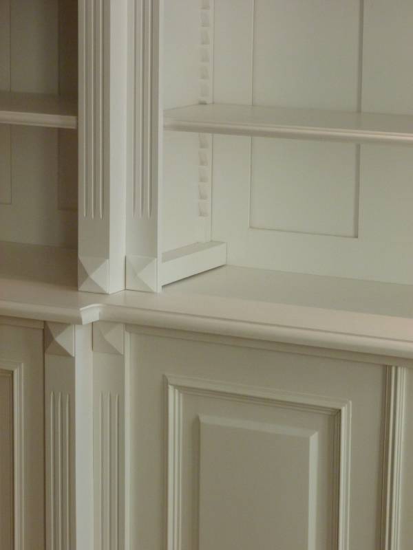 Bücherregale nach Maß, Klassisches Bücherregal mit Beleuchtung Bücherregale nach Maß, Klassisches Bücherregal mit Beleuchtung