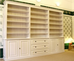 Bücherwand weiß Türen Schübe DREIER19