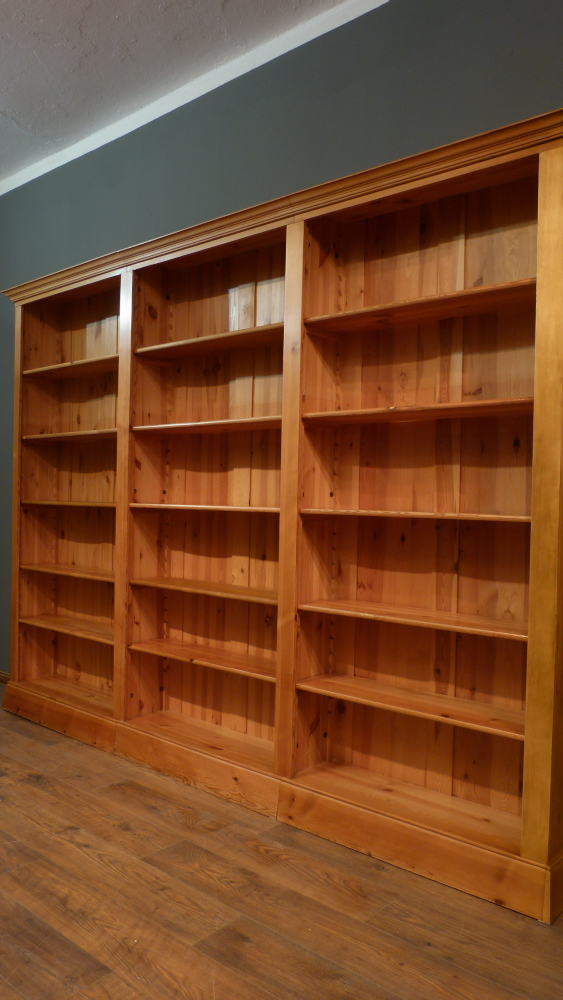 Bücherregal Massivholz, Kiefer, klassisch gestaltet Bücherregal Massivholz, Kiefer, klassisch gestaltet