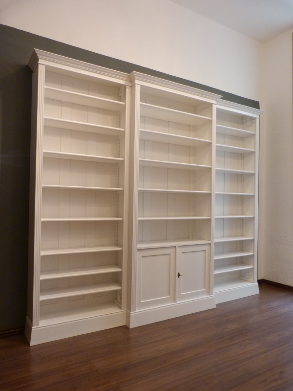 Massivholz Bücherregal, dreifach strukturiert Massivholz Bücherregal, dreifach strukturiert