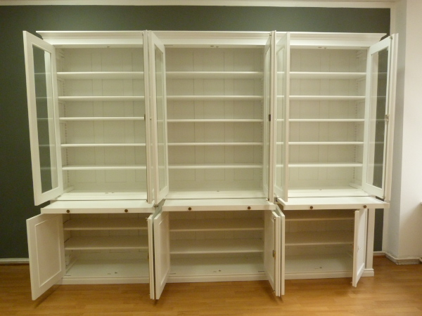 Massivholz Bücherschränke nach Maß, zwölftüriger Bücherschrank mit Tablettauszügen Massivholz Bücherschränke nach Maß, zwölftüriger Bücherschrank mit Tablettauszügen