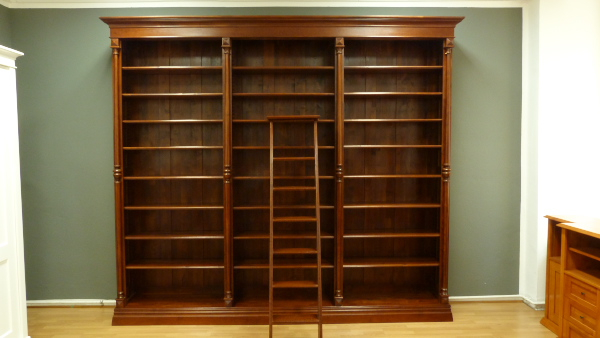 Massivholz Bücherregal mit Säulen und Leiter auch nach Maß Massivholz Bücherregal mit Säulen und Leiter auch nach Maß