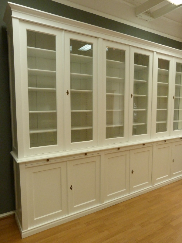 Massivholz Bücherschränke nach Maß, zwölftüriger Bücherschrank mit Tablettauszügen Massivholz Bücherschränke nach Maß, zwölftüriger Bücherschrank mit Tablettauszügen