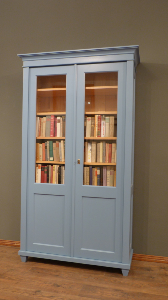 Massivholz Bücherschränke nach Maß, zweitüriger Bücherschrank, massiv Erle, Pastelblau lasiert Massivholz Bücherschränke nach Maß, zweitüriger Bücherschrank, massiv Erle, Pastelblau lasiert