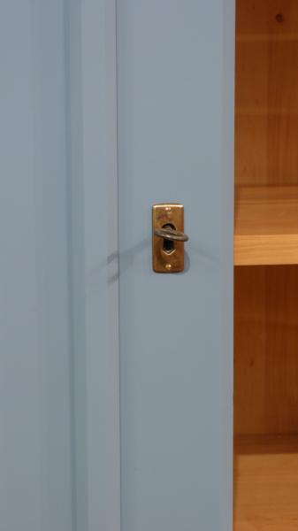 Massivholz Bücherschränke nach Maß, zweitüriger Bücherschrank, massiv Erle, Pastelblau lasiert Massivholz Bücherschränke nach Maß, zweitüriger Bücherschrank, massiv Erle, Pastelblau lasiert