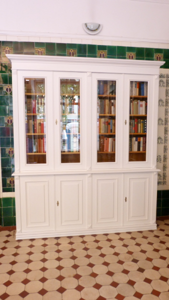 Massivholz Bücherschränke nach Maß, achttüriger Bücherschrank, massiv Erle, weiss lasiert Massivholz Bücherschränke nach Maß, achttüriger Bücherschrank, massiv Erle, weiss lasiert