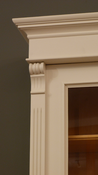 Massivholz Bücherschrank im Gründerzeitstil Massivholz Bücherschrank im Gründerzeitstil