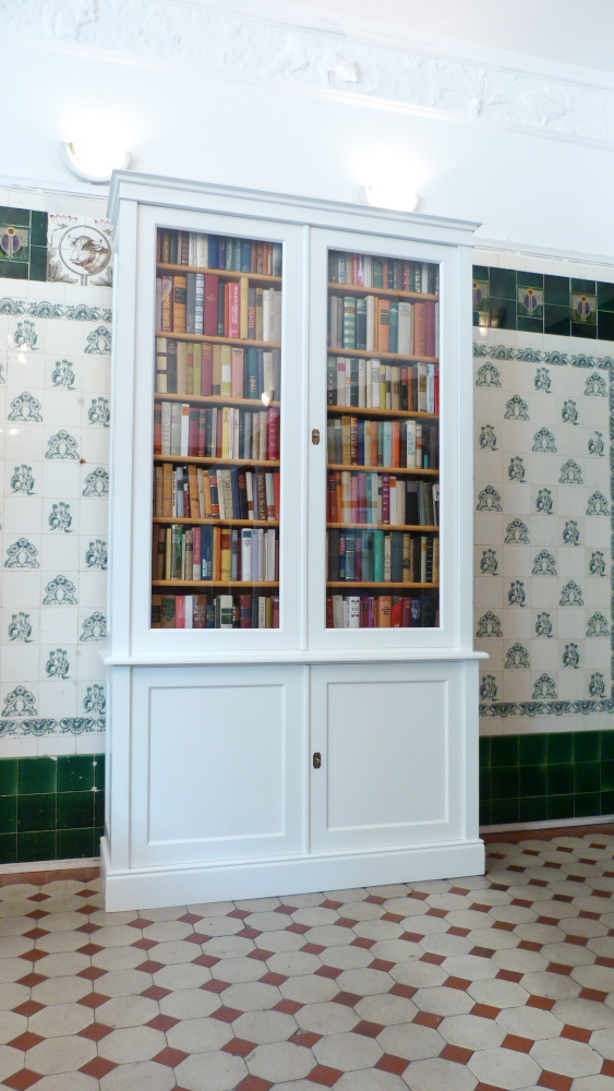 Bibliotheksschrank, massiv Erle Bibliotheksschrank, massiv Erle