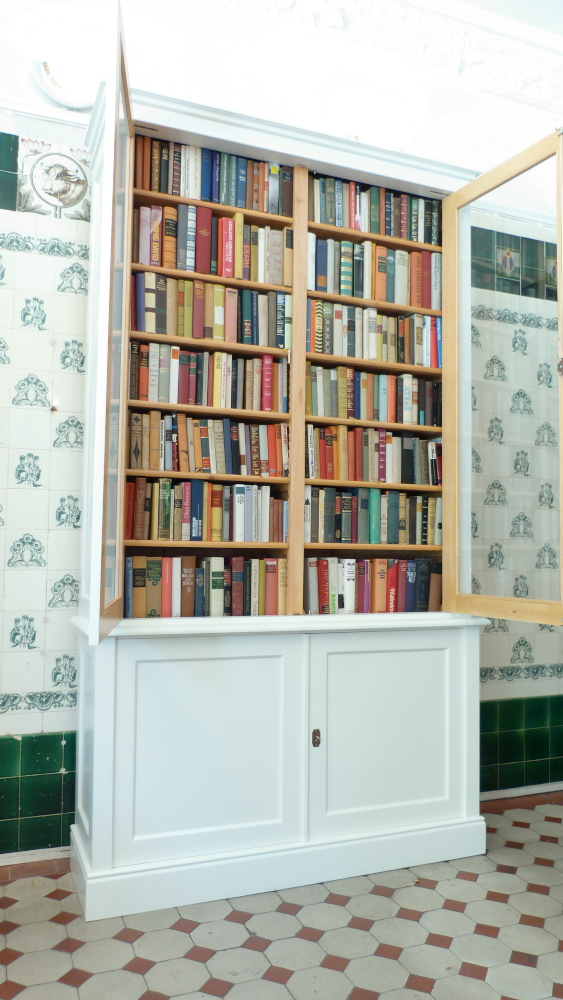 Bibliotheksschrank, massiv Erle Bibliotheksschrank, massiv Erle