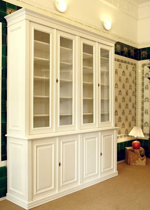 Bücherregal in weiß mit Türen Massivholz DOPPLER23 - Bild 4 Bücherregal in weiß mit Türen Massivholz DOPPLER23 - Bild 4