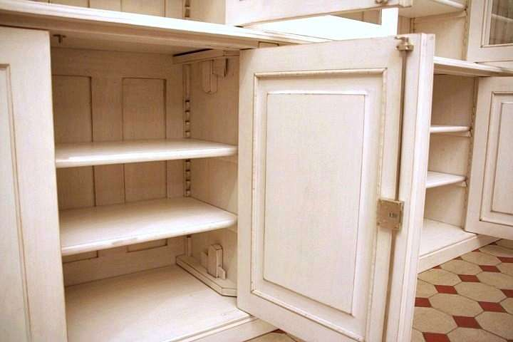 Tür mit Stangenschloss vom unteren Schrank DREIER27 - Bild 7 Tür mit Stangenschloss vom unteren Schrank DREIER27 - Bild 7