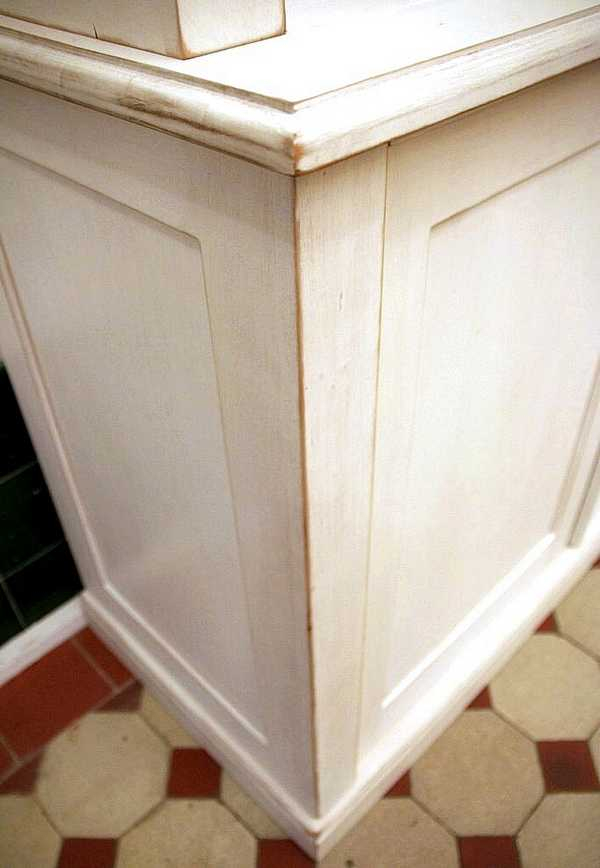 Kantenbearbeitung vom Bücherregal DREIER27 - Bild 14 Kantenbearbeitung vom Bücherregal DREIER27 - Bild 14