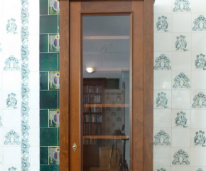 BÜCHERSCHRANK30 Massivholz Bücherschrank mit einer Glastür