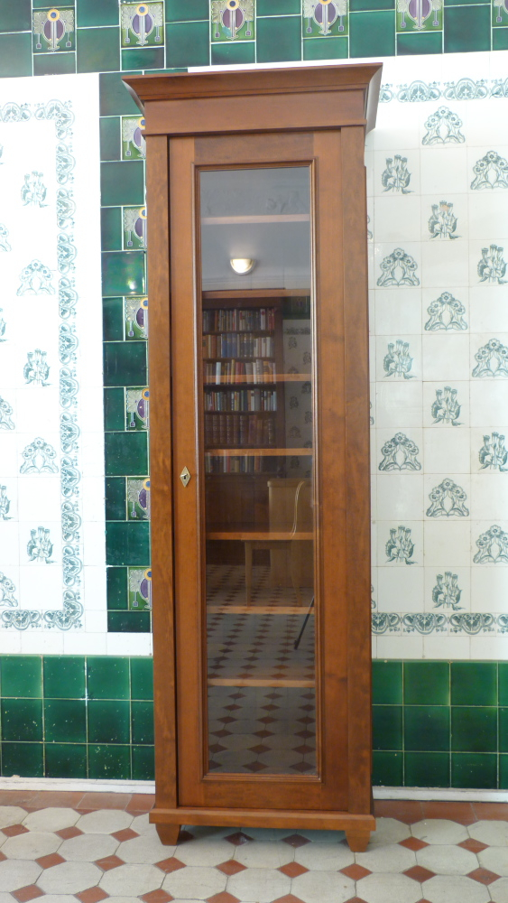 Massivholz Bücherschrank, komplett zerlegbar und alle Böden verstellbar Massivholz Bücherschrank, komplett zerlegbar und alle Böden verstellbar