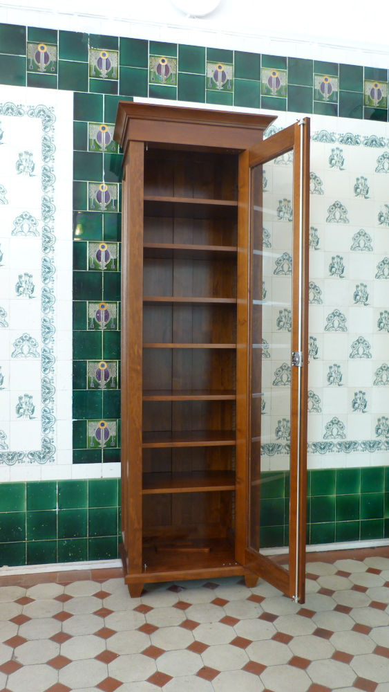 Massivholz Bücherschrank, komplett zerlegbar und alle Böden verstellbar Massivholz Bücherschrank, komplett zerlegbar und alle Böden verstellbar