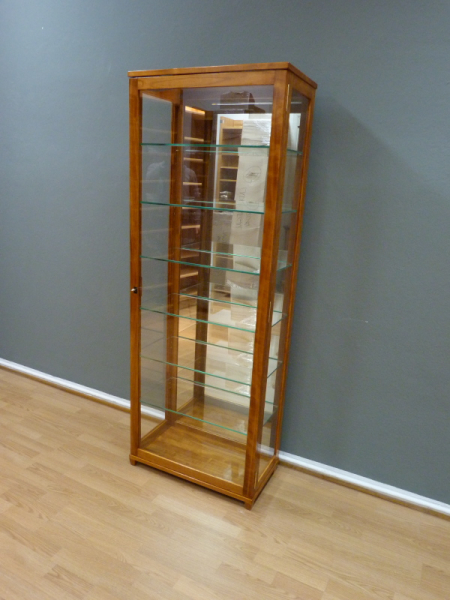Kirschholzmöbel nach Maß, Vitrine mit Glasböden, verspiegelt, handpoliert Kirschholzmöbel nach Maß, Vitrine mit Glasböden, verspiegelt, handpoliert