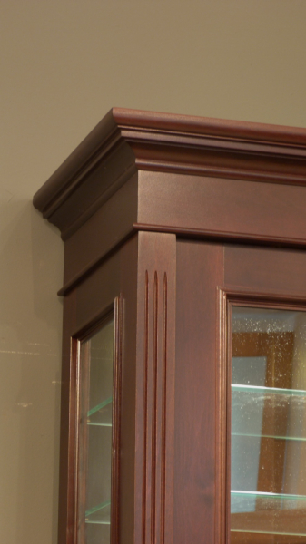 Massivholz Aufsatzvitrine im klassischen Stil Massivholz Aufsatzvitrine im klassischen Stil