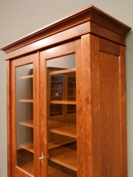 Massivholz Bücherschränke nach Maß, zweitüriger Bücherschrank, massiv Erle, Nussbaum gebeizt Massivholz Bücherschränke nach Maß, zweitüriger Bücherschrank, massiv Erle, Nussbaum gebeizt