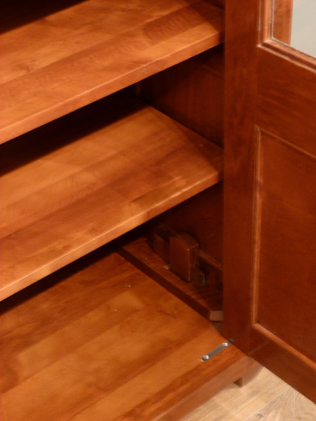 Massivholz Bücherschränke nach Maß, zweitüriger Bücherschrank, massiv Erle, Nussbaum gebeizt Massivholz Bücherschränke nach Maß, zweitüriger Bücherschrank, massiv Erle, Nussbaum gebeizt